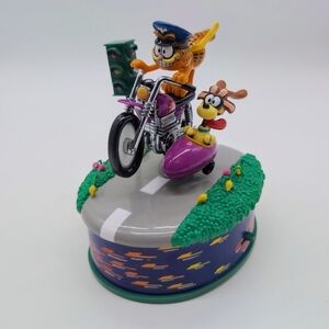Enesco Garfield And Odie Motorcycle with Sidecar Music Box Born To Be Wild